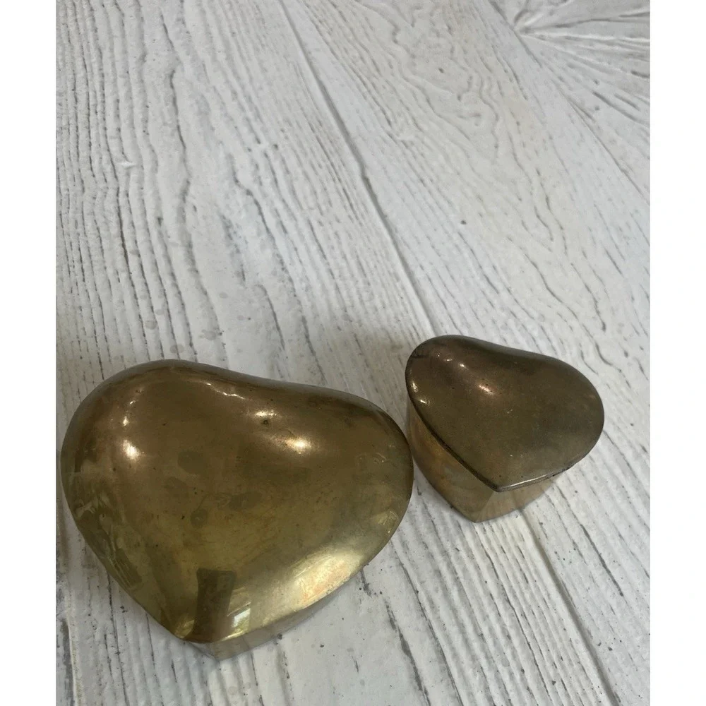 Vtg Pair Nesting Brass Heart Lidded Trinket Boxes Antique Gold‎ Tone